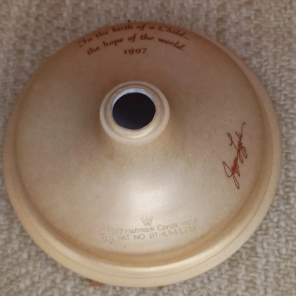 1997 Hallmark Keepsake "Madonna and Child" Magic Light Christmas Ornament - Picture 6 of 8